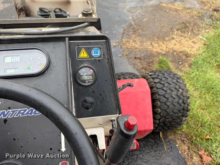 image for item EO8778 Ventrac 4500Z municipal tractor