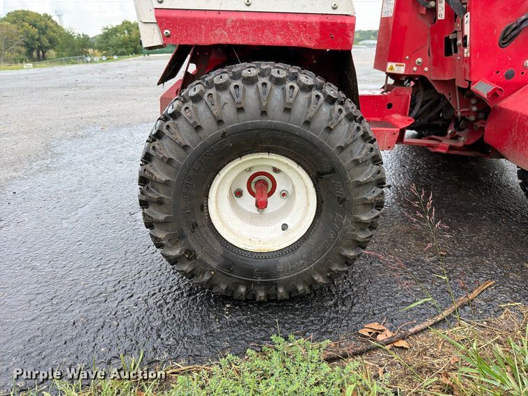 image for item EO8778 Ventrac 4500Z municipal tractor