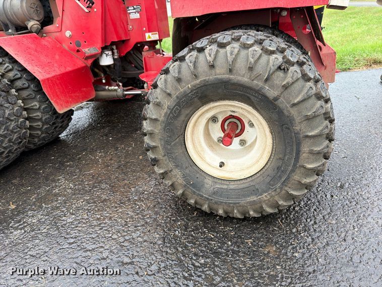 image for item EO8778 Ventrac 4500Z municipal tractor