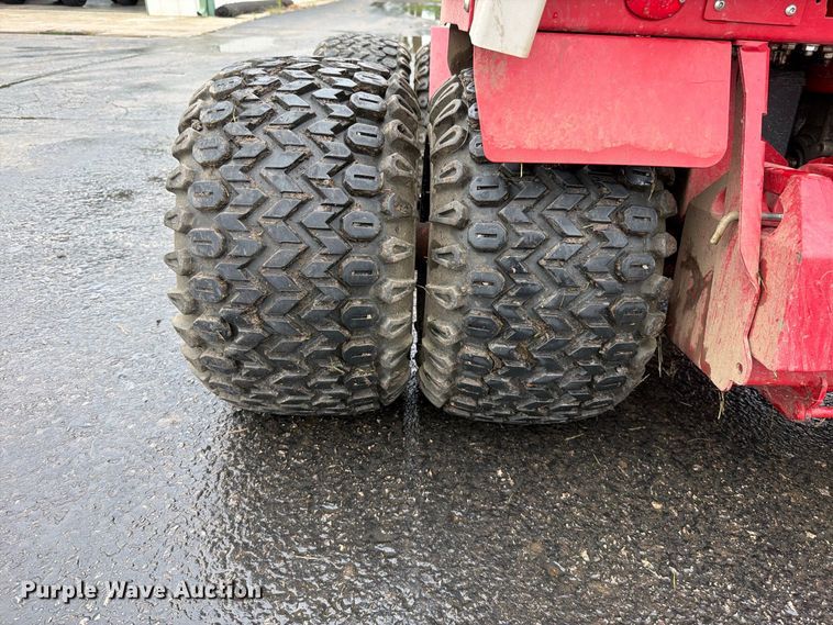 image for item EO8778 Ventrac 4500Z municipal tractor