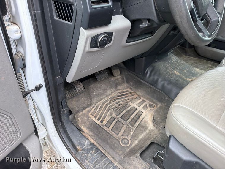 image for item EO8780 2016 Ford F150 XL pickup truck