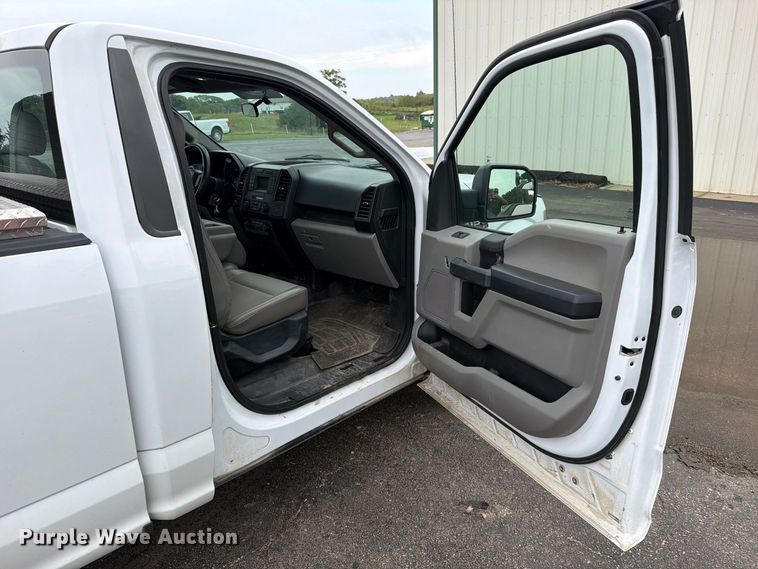 image for item EO8780 2016 Ford F150 XL pickup truck