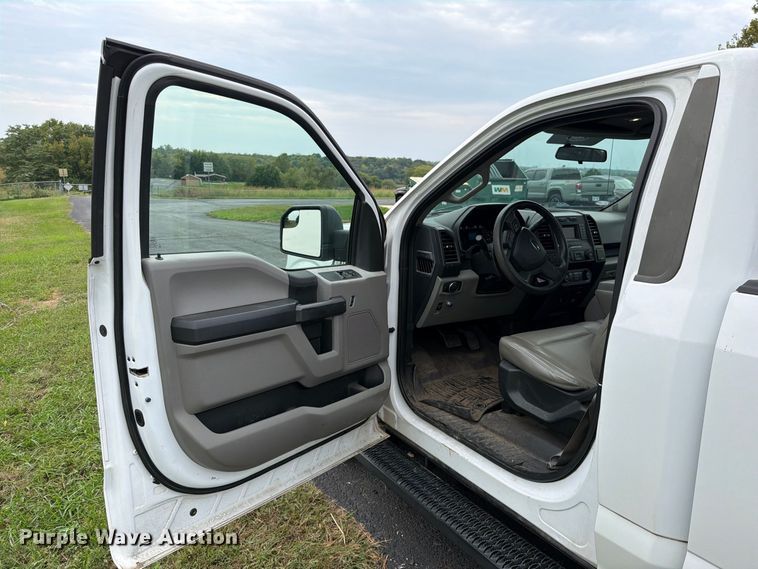 image for item EO8781 2015 Ford F150 XL pickup truck