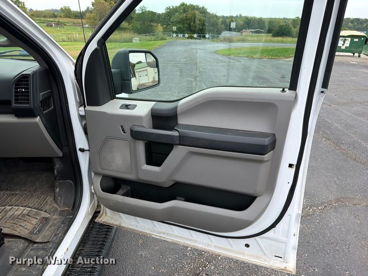image for item EO8781 2015 Ford F150 XL pickup truck