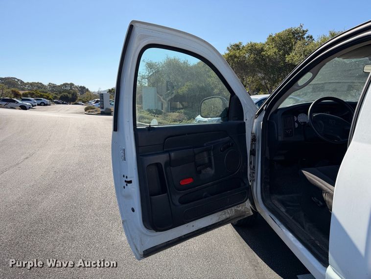 image for item EP3027 2003 Dodge Ram pickup truck