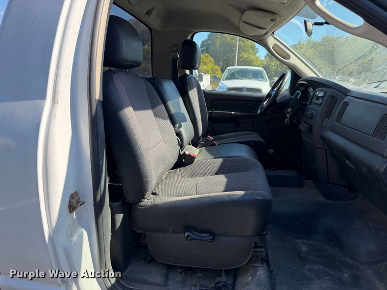 image for item EP3027 2003 Dodge Ram pickup truck