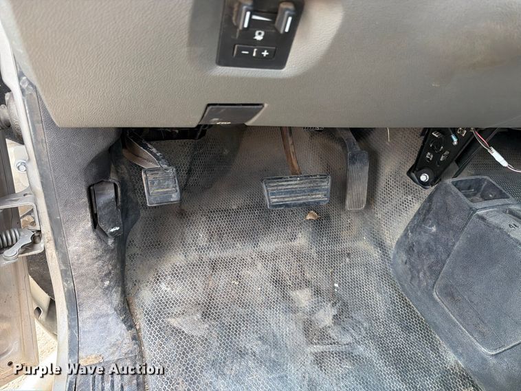 image for item EP7843 2009 Chevrolet Silverado 2500HD pickup truck