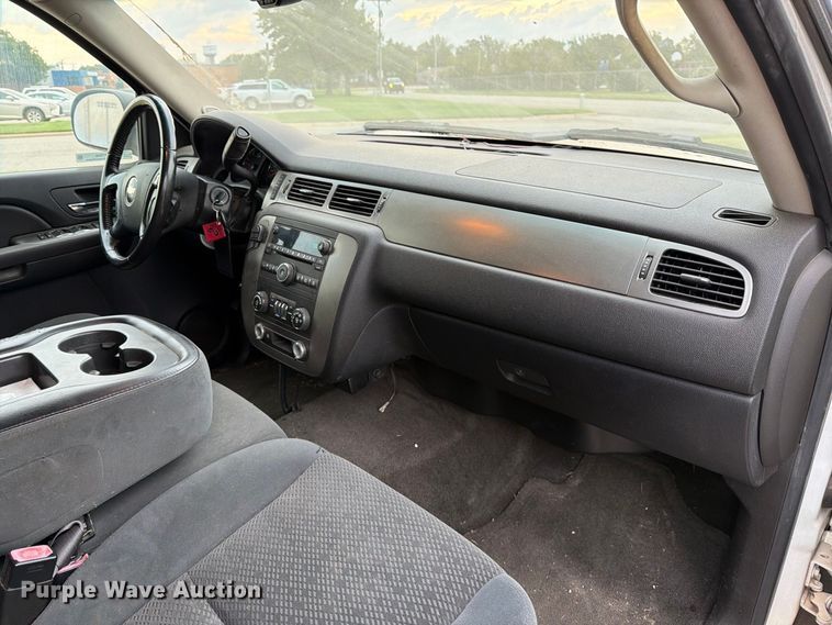 image for item EP7846 2007 Chevrolet Suburban SUV