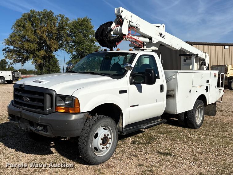 1999 Ford F550 XL Super Duty bucket truck