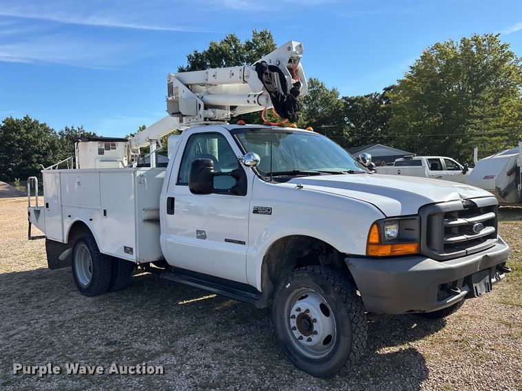 image for item ER3430 1999 Ford F550 XL Super Duty bucket truck