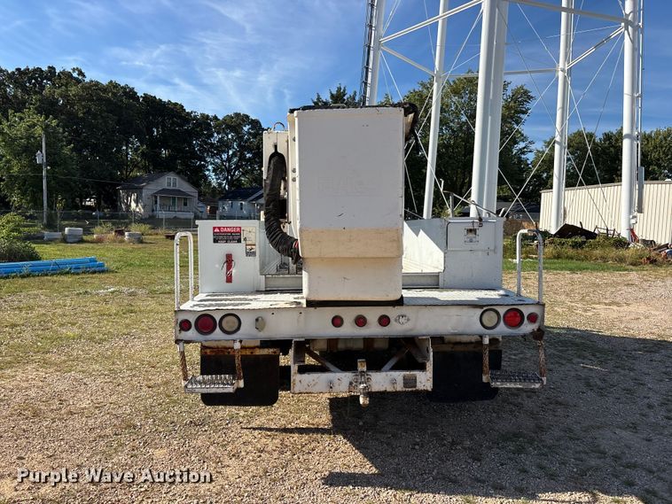image for item ER3430 1999 Ford F550 XL Super Duty bucket truck