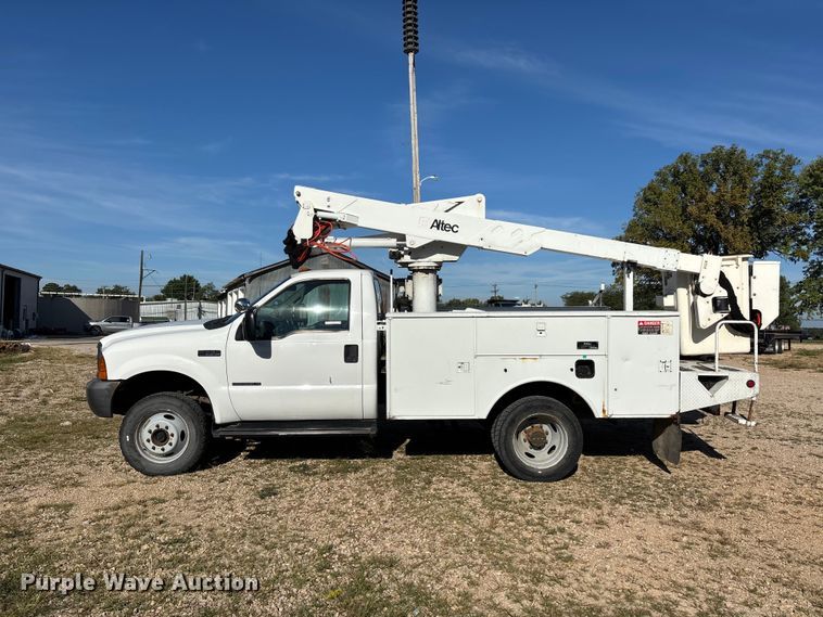 image for item ER3430 1999 Ford F550 XL Super Duty bucket truck