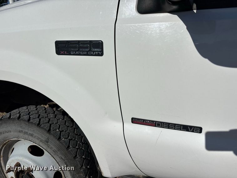 image for item ER3430 1999 Ford F550 XL Super Duty bucket truck