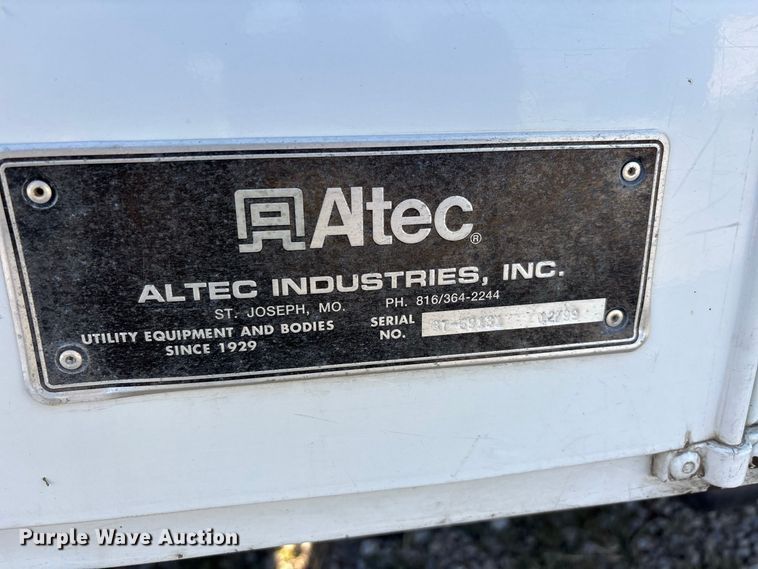 image for item ER3430 1999 Ford F550 XL Super Duty bucket truck