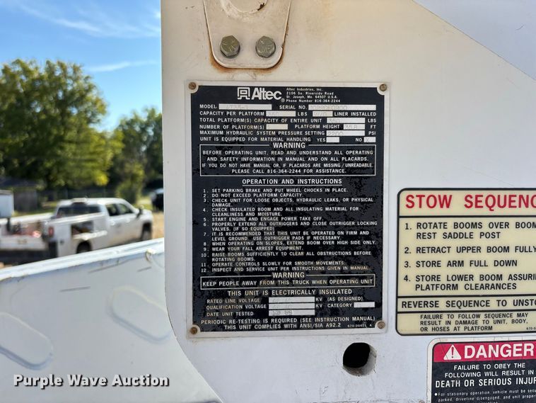 image for item ER3430 1999 Ford F550 XL Super Duty bucket truck