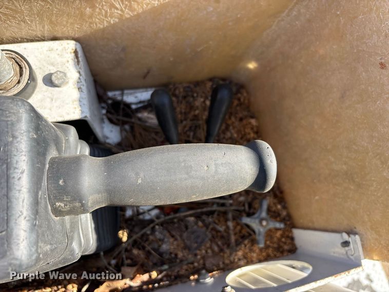 image for item ER3430 1999 Ford F550 XL Super Duty bucket truck