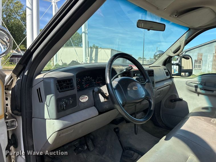 image for item ER3430 1999 Ford F550 XL Super Duty bucket truck