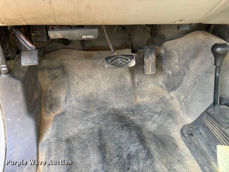 image for item ER3430 1999 Ford F550 XL Super Duty bucket truck