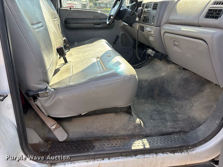 image for item ER3430 1999 Ford F550 XL Super Duty bucket truck