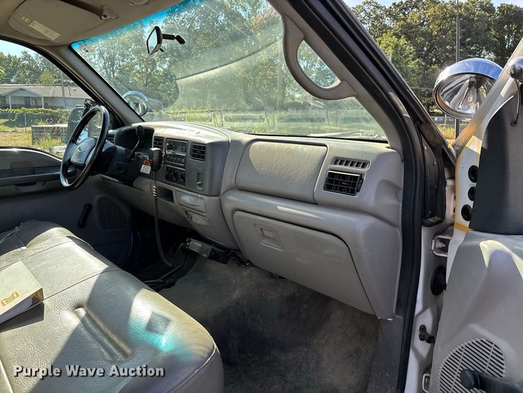 image for item ER3430 1999 Ford F550 XL Super Duty bucket truck