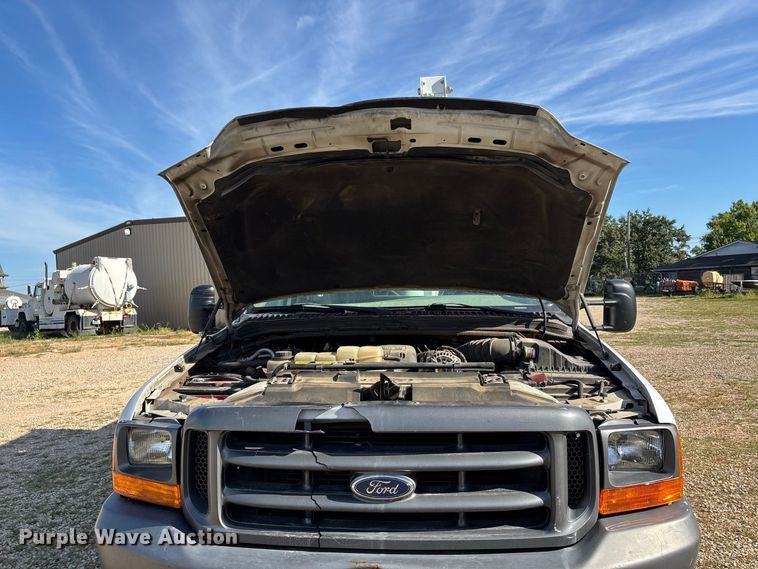 image for item ER3430 1999 Ford F550 XL Super Duty bucket truck