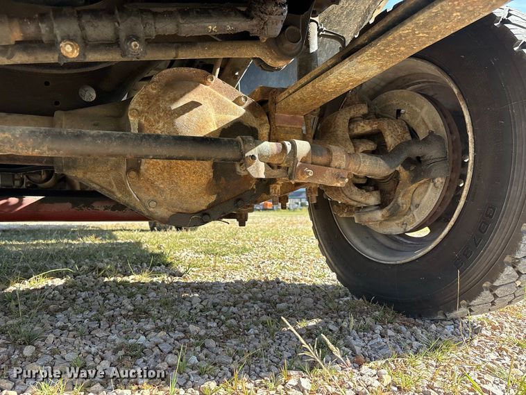 image for item ER3430 1999 Ford F550 XL Super Duty bucket truck