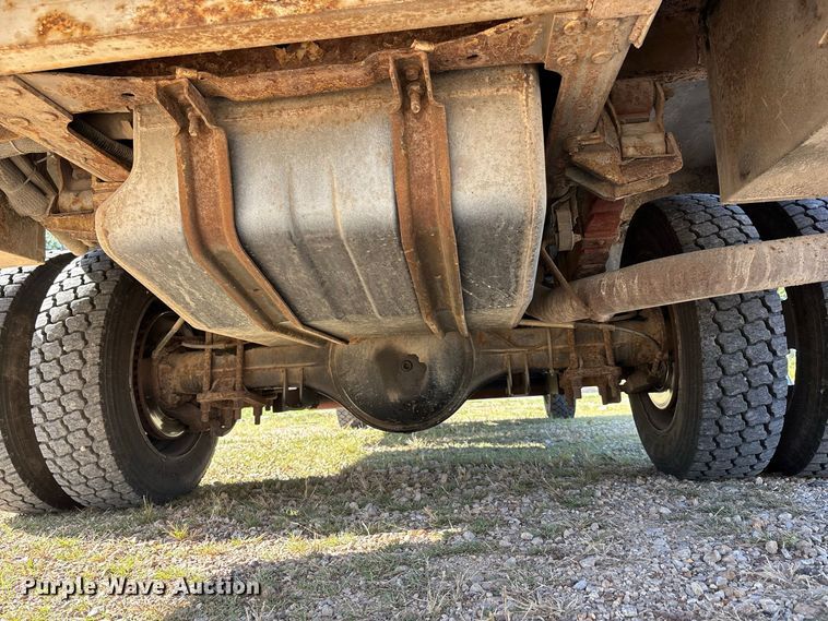 image for item ER3430 1999 Ford F550 XL Super Duty bucket truck