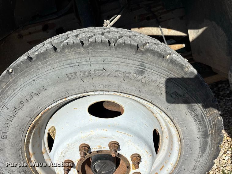 image for item ER3430 1999 Ford F550 XL Super Duty bucket truck