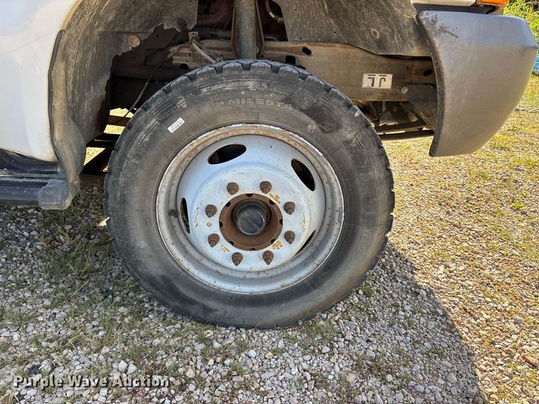 image for item ER3430 1999 Ford F550 XL Super Duty bucket truck