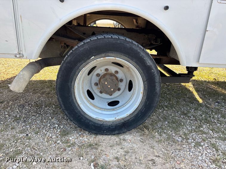 image for item ER3430 1999 Ford F550 XL Super Duty bucket truck