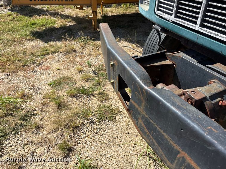 image for item ER3431 2000 GMC C7500 dump truck