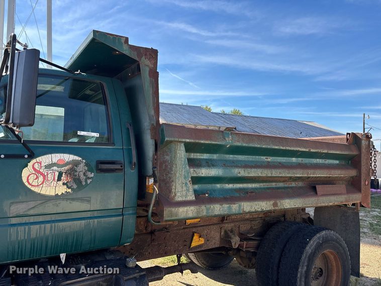 image for item ER3431 2000 GMC C7500 dump truck