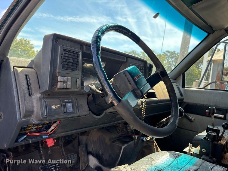 image for item ER3431 2000 GMC C7500 dump truck