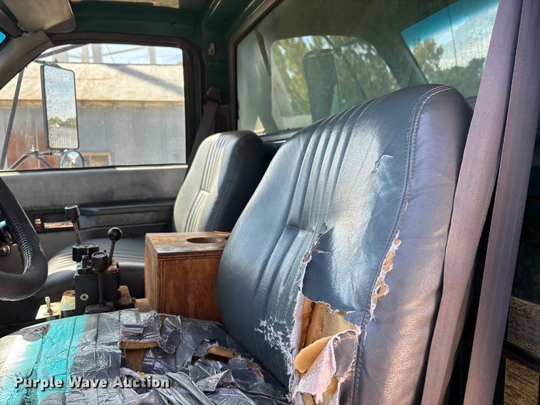 image for item ER3431 2000 GMC C7500 dump truck