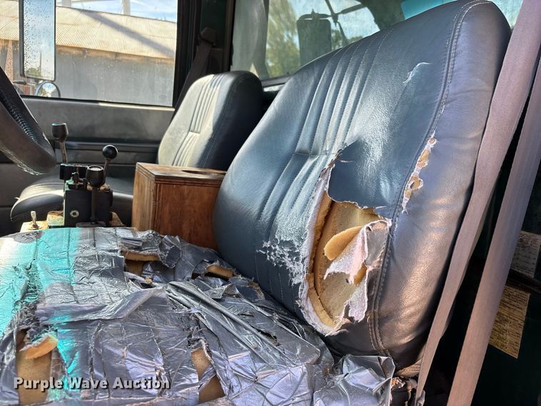 image for item ER3431 2000 GMC C7500 dump truck