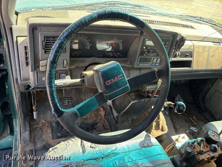 image for item ER3431 2000 GMC C7500 dump truck