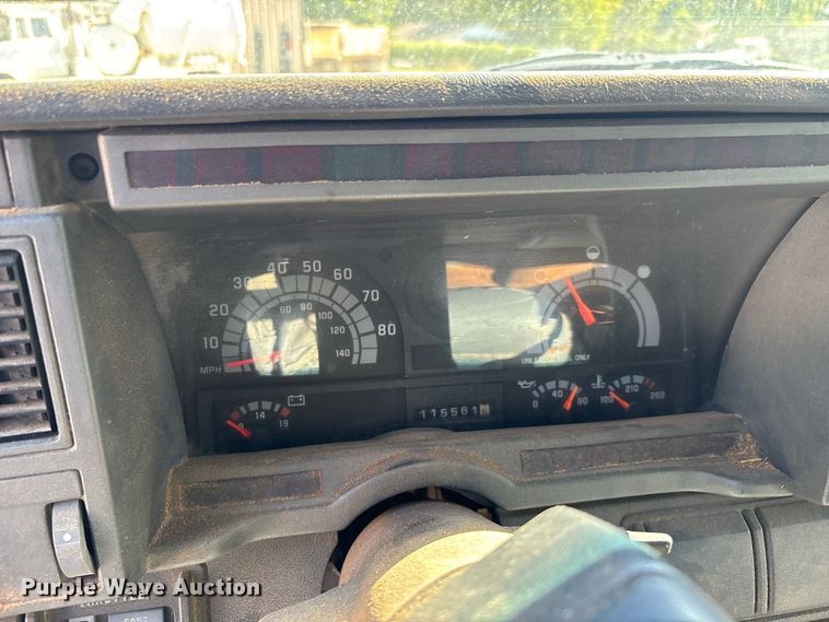 image for item ER3431 2000 GMC C7500 dump truck