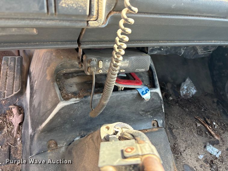 image for item ER3431 2000 GMC C7500 dump truck