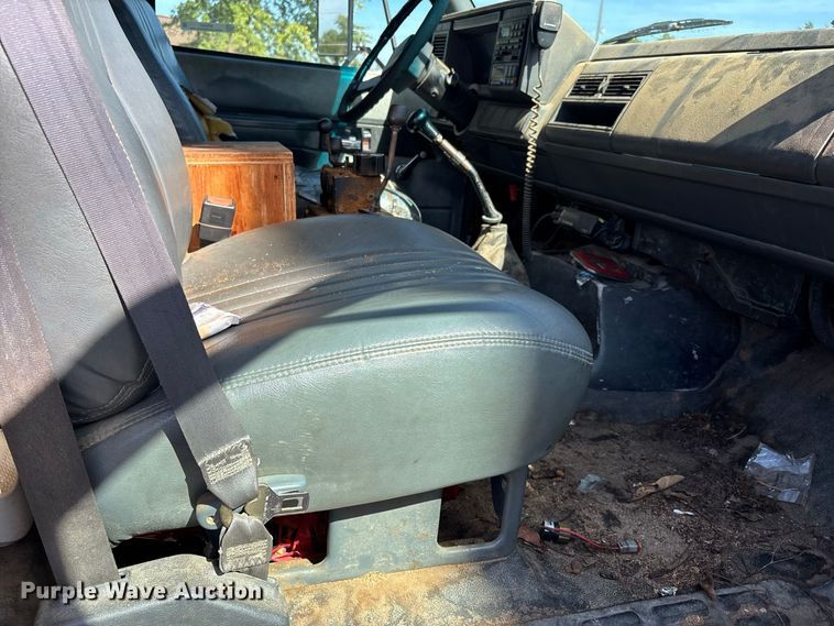image for item ER3431 2000 GMC C7500 dump truck