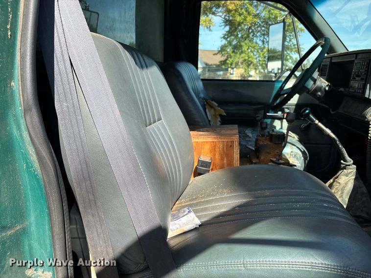 image for item ER3431 2000 GMC C7500 dump truck