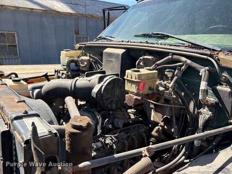 image for item ER3431 2000 GMC C7500 dump truck