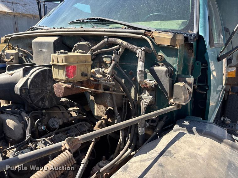 image for item ER3431 2000 GMC C7500 dump truck