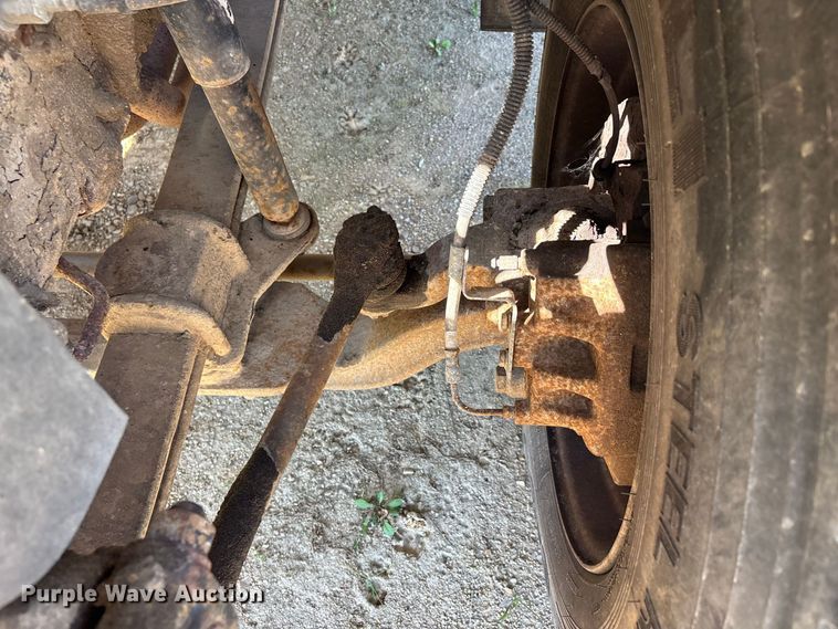 image for item ER3431 2000 GMC C7500 dump truck