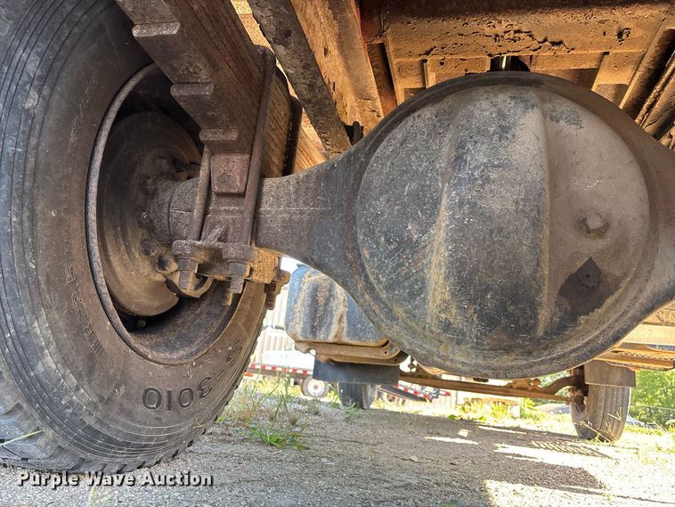 image for item ER3431 2000 GMC C7500 dump truck