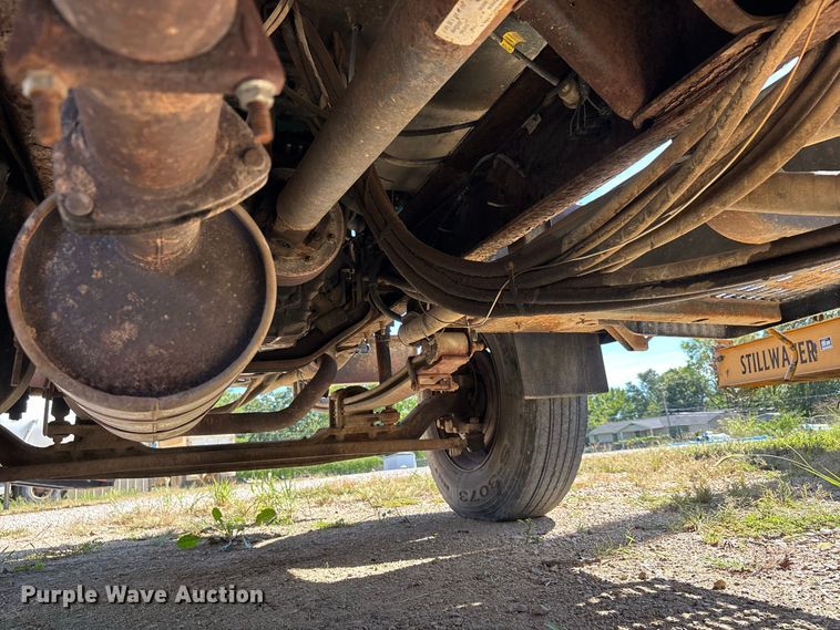 image for item ER3431 2000 GMC C7500 dump truck