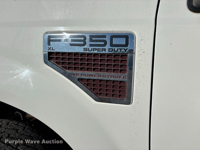 image for item ER3432 2008 Ford F350 dump flatbed pickup truck