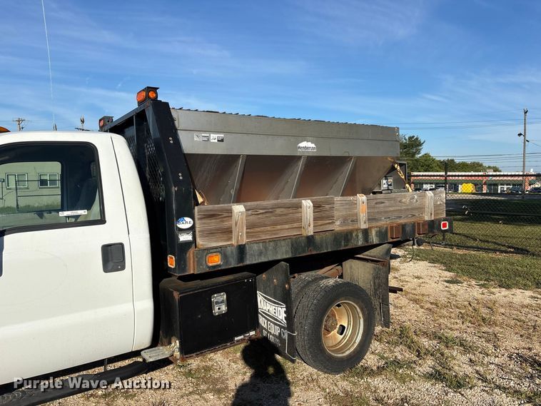 image for item ER3432 2008 Ford F350 dump flatbed pickup truck