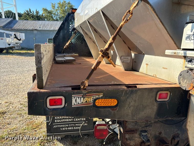 image for item ER3432 2008 Ford F350 dump flatbed pickup truck