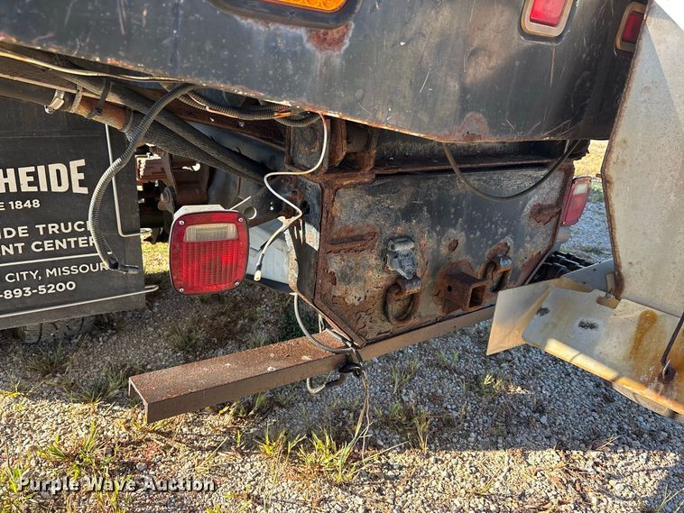 image for item ER3432 2008 Ford F350 dump flatbed pickup truck