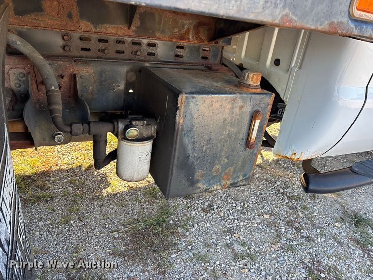 image for item ER3432 2008 Ford F350 dump flatbed pickup truck
